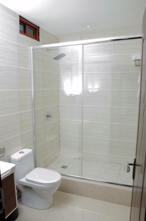Grand Diamond Hotel Trinidad Piarco Esterno foto