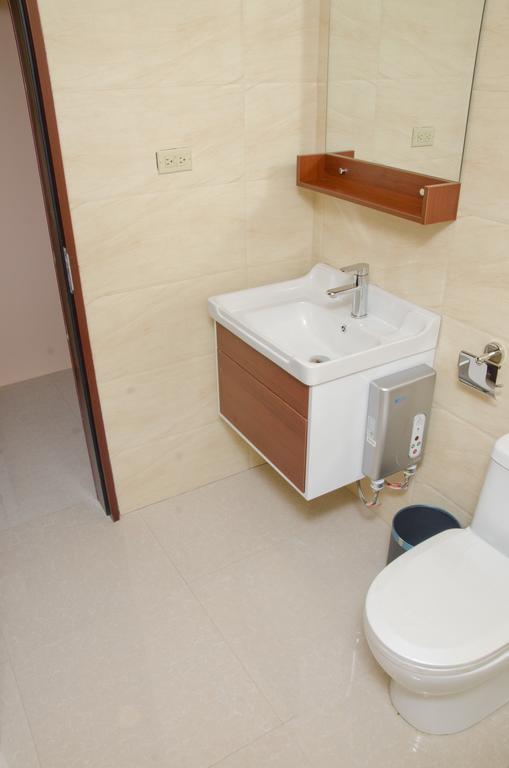 Grand Diamond Hotel Trinidad Piarco Esterno foto