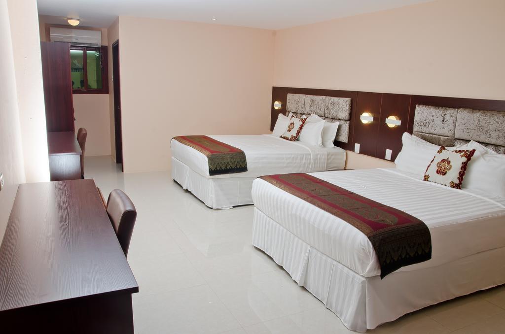 Grand Diamond Hotel Trinidad Piarco Esterno foto