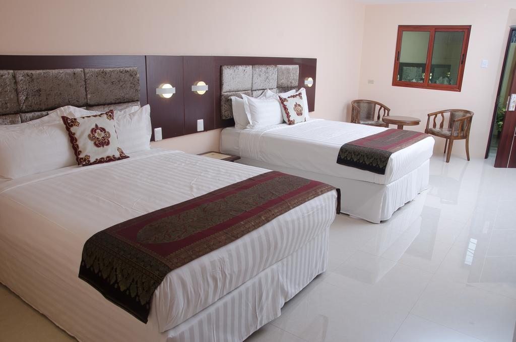 Grand Diamond Hotel Trinidad Piarco Esterno foto
