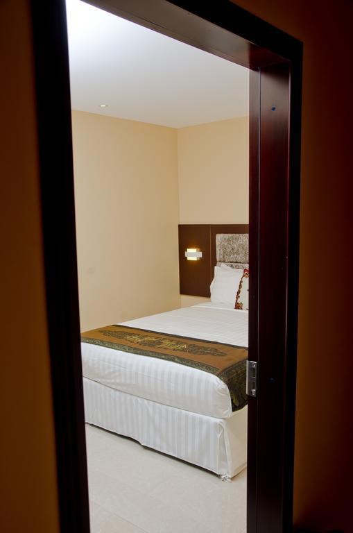 Grand Diamond Hotel Trinidad Piarco Esterno foto