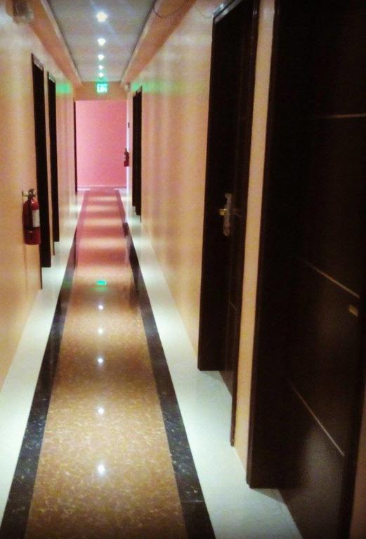 Grand Diamond Hotel Trinidad Piarco Esterno foto